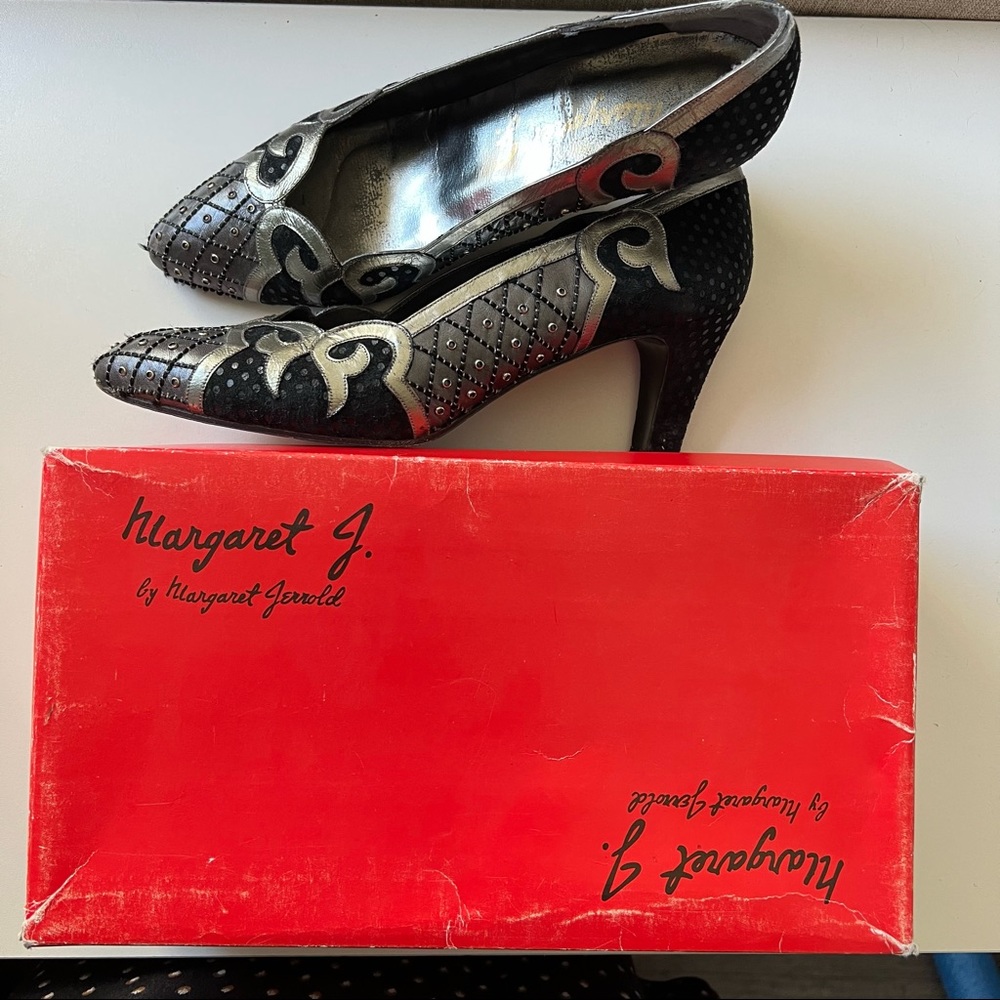 Margaret J. by Margaret Jerrold Black and Grey vintage pumps 7.5 - Picture 1 of 7